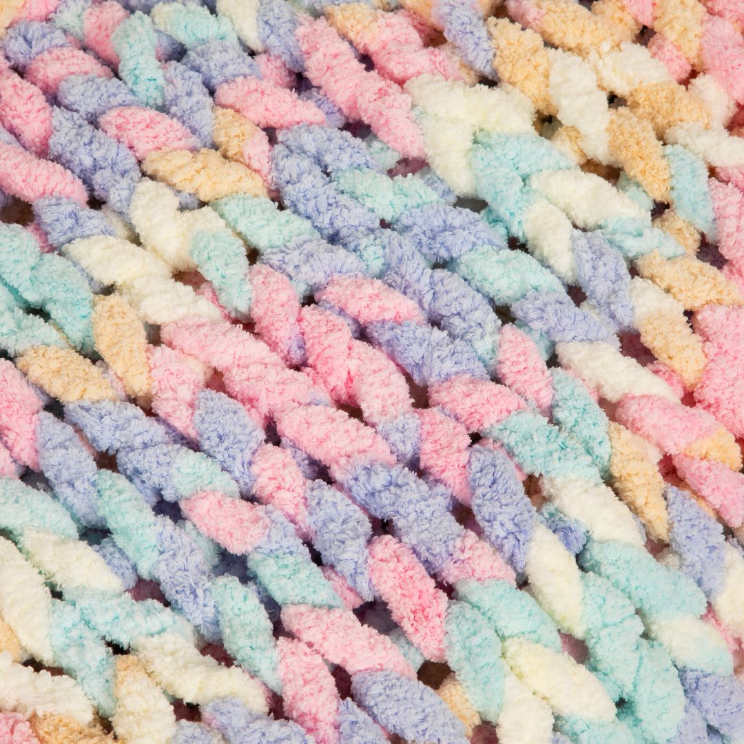 Rankų darbo megztas pledas