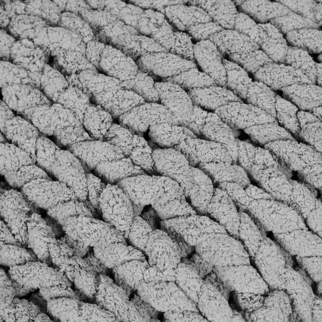 Rankų darbo megztas pledas