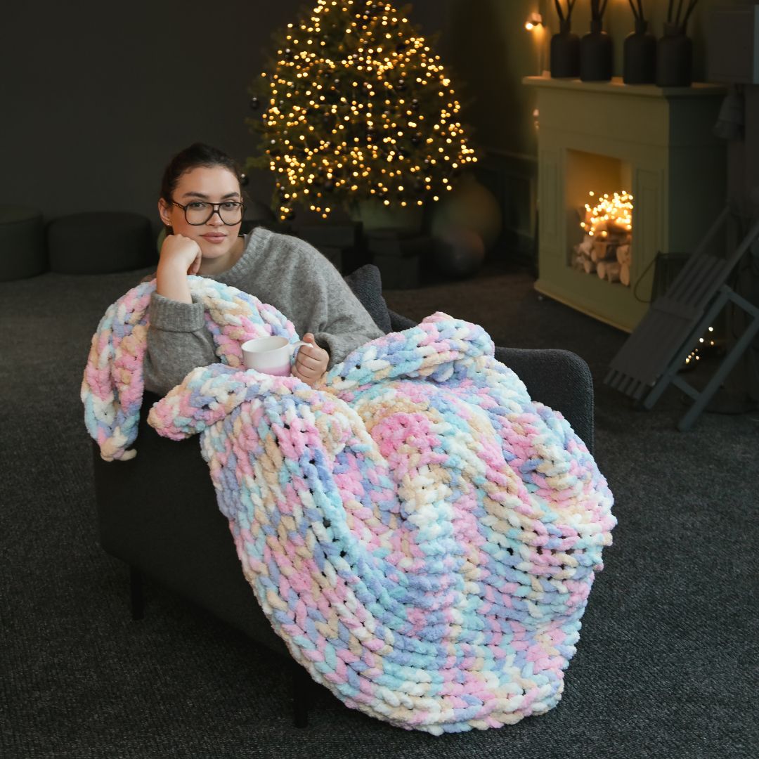 Rankų darbo megztas pledas